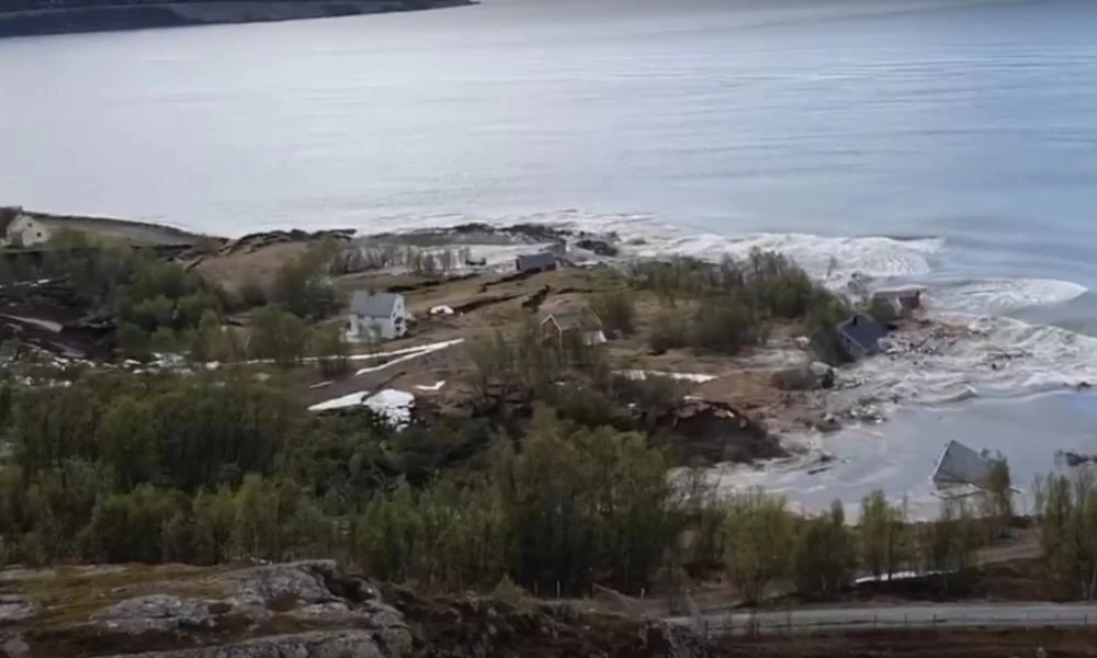 Πρωτόγνωρη κατολίσθιση στη Νορβηγία: Κόπηκε η γη, βούλιαξαν 8 σπίτια